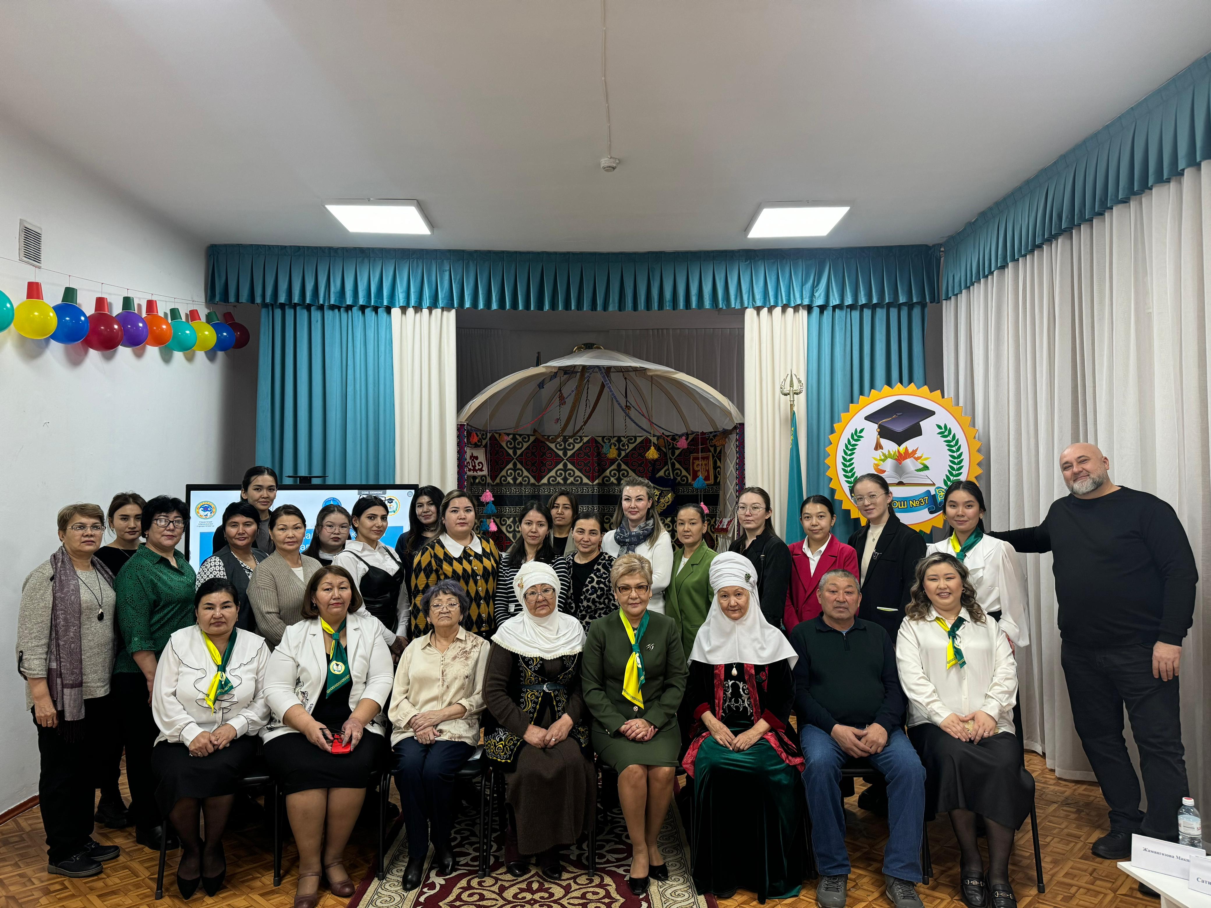 Районный семинар на тему ""Креативность и инновации в образовании «Жұмыстың жаманы жоқ, кез келген еңбек – қадірлі».